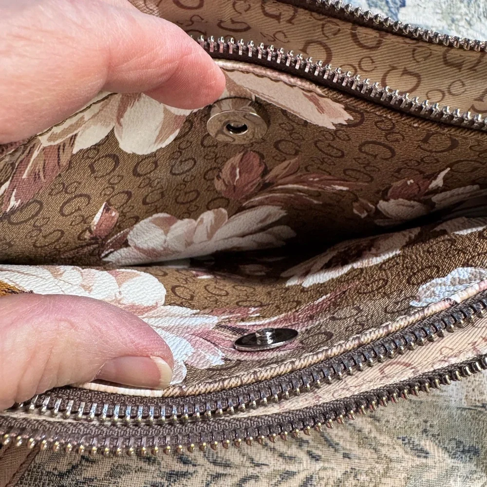 GUESS Factory Beckley Double-Zip Crossbody in Mocha Floral 3 compartment EUC